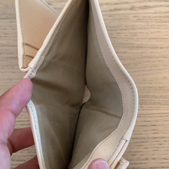 Salvatore Ferragamo Cream Wallet with Gold Buckle - Picture 13 of 15